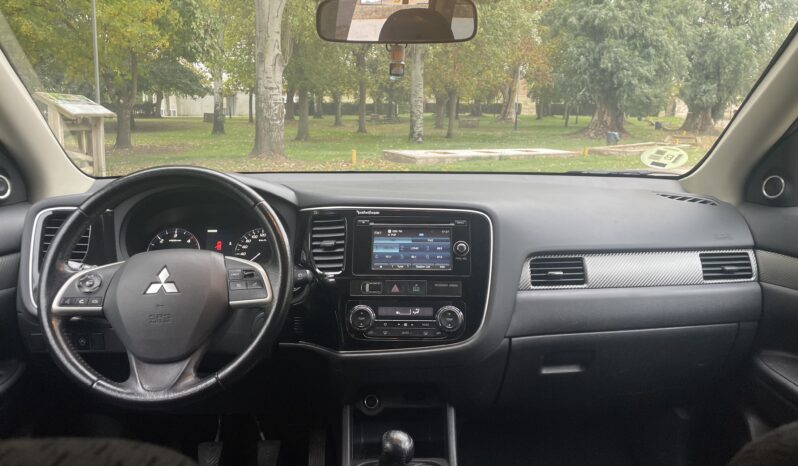 MITSUBISHI OUTLANDER 220 DID 150CV 4X4 7 PLAZAS lleno