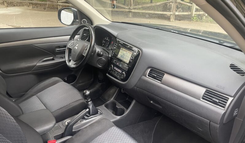 MITSUBISHI OUTLANDER 220 DID 150CV 4X4 7 PLAZAS lleno